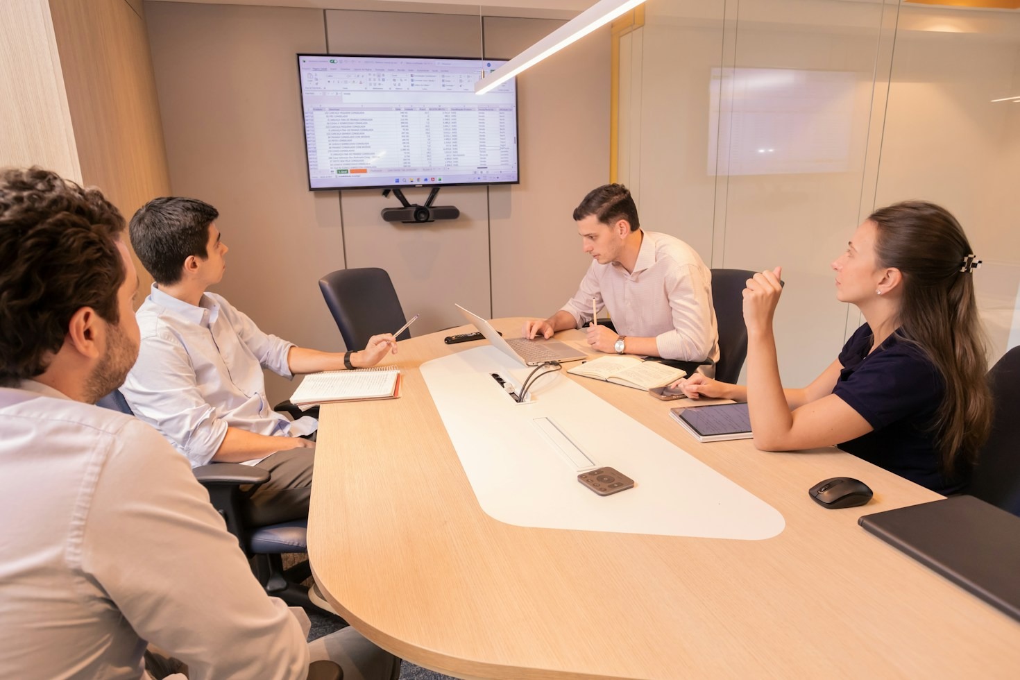 Métricas Essenciais para Avaliar Empresas em Processos Competitivos